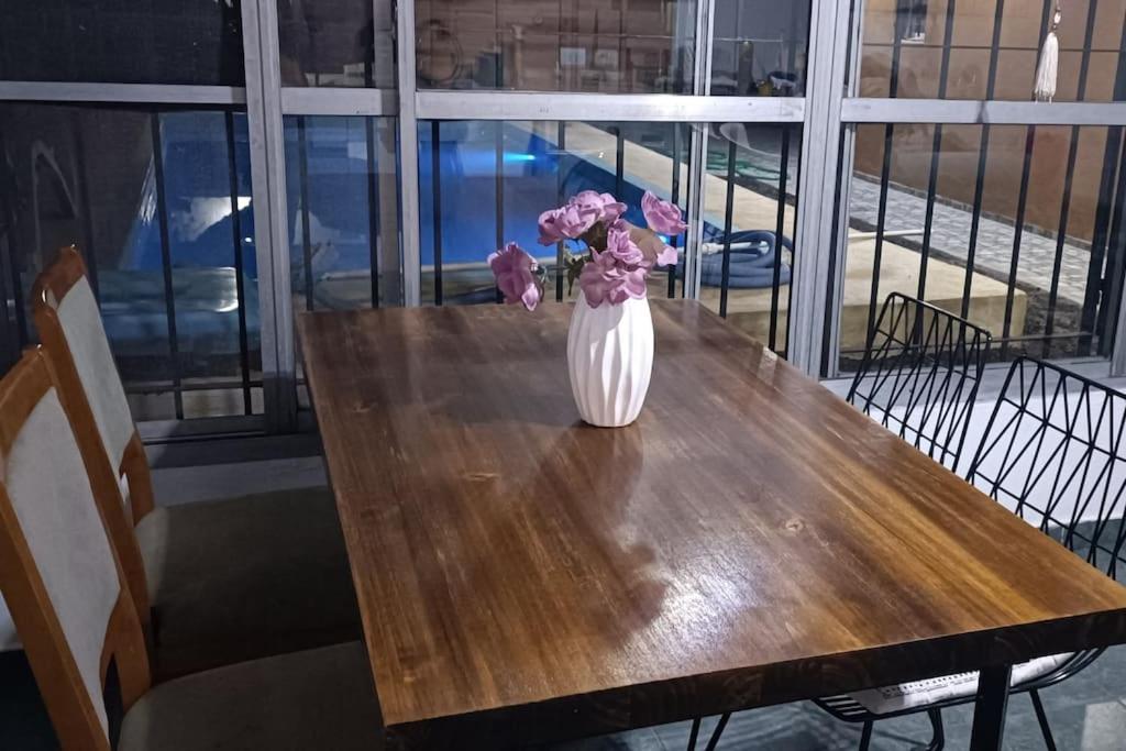 Casa Olivia- Alojamiento Con Piscina - Aeropuerto Ezeiza Εξωτερικό φωτογραφία